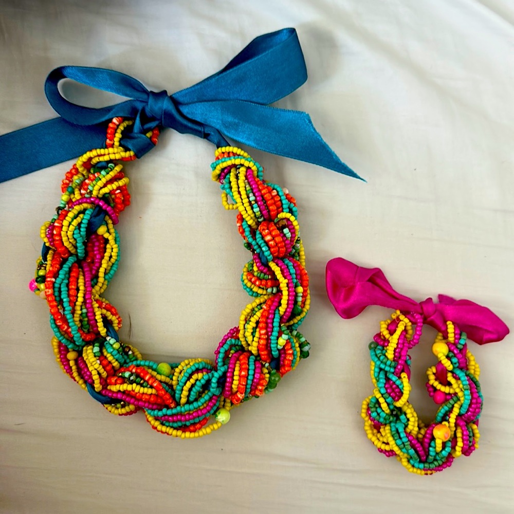 Boutique necklace and bracelet guc